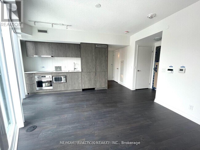 Photo du bâtiment - 60 Shuter St