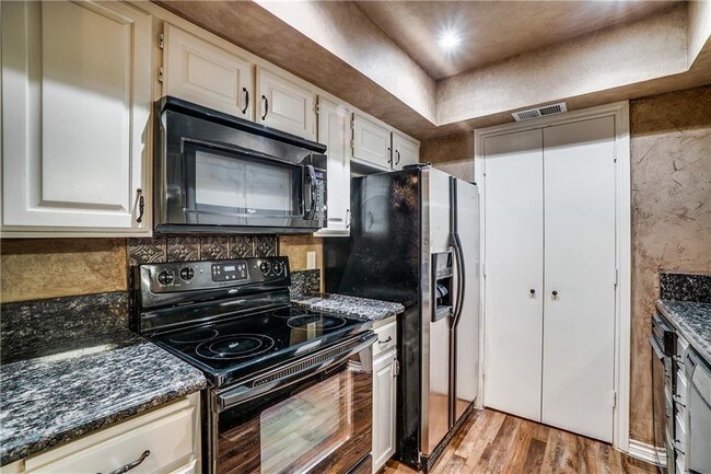 Building Photo - 1540 Signal Ridge Pl