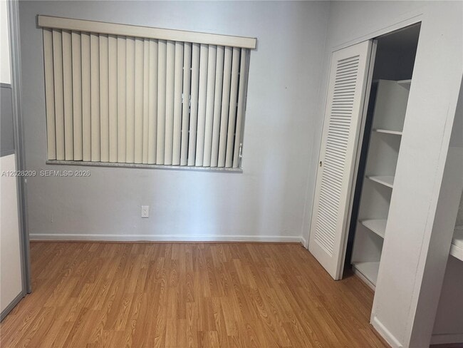 Foto del edificio - 9700 E Bay Harbor Dr