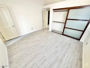 Building Photo - 8753 Rainbow Ridge Dr