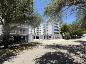 Building Photo - 2415 NW 16th St Rd