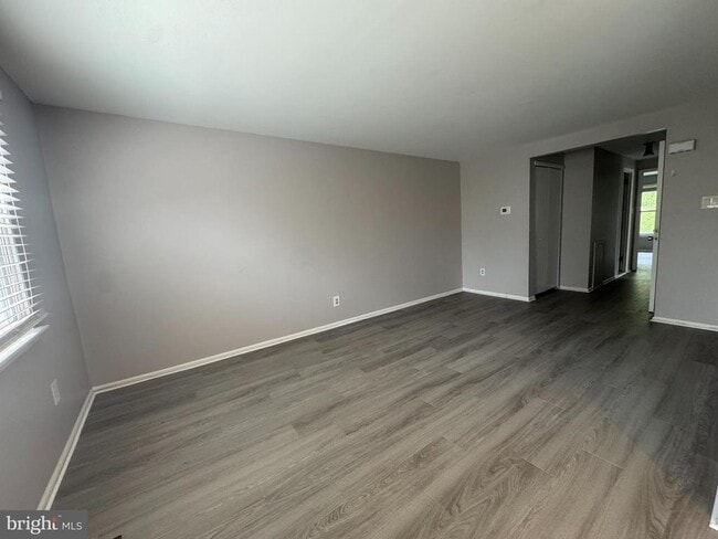 Building Photo - 13014 Blakeslee Dr