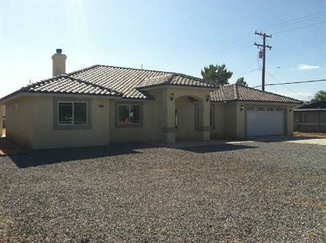 Foto principal - COMING SOON!! 4 bedrooms 2 bathroom home i...