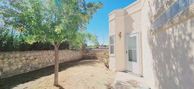 Foto del edificio - Adorable 1 bedroom, 1 bath Guest House in ...