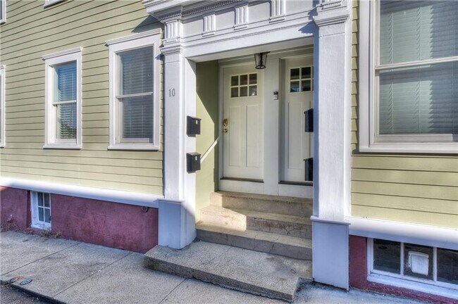 Building Photo - 10 Kilburn Ct