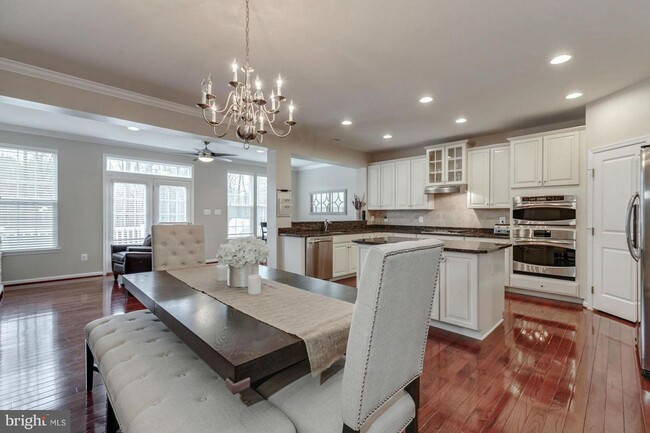 Building Photo - 22941 Chinkapin Oak Terrace