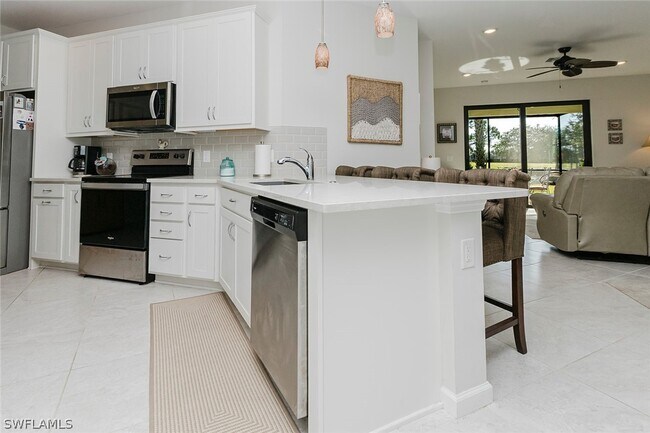 Foto del edificio - 5988 Mayflower Way