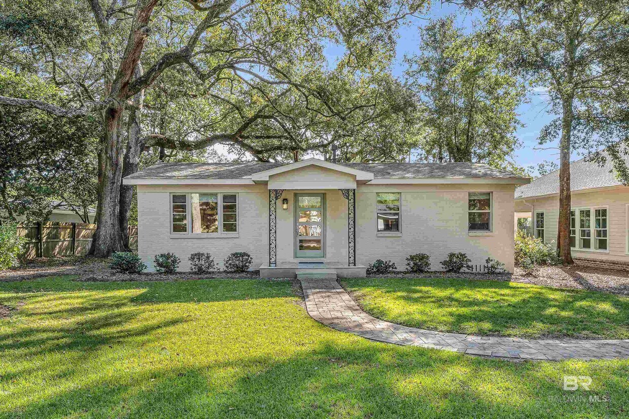Foto principal - 357 Azalea St