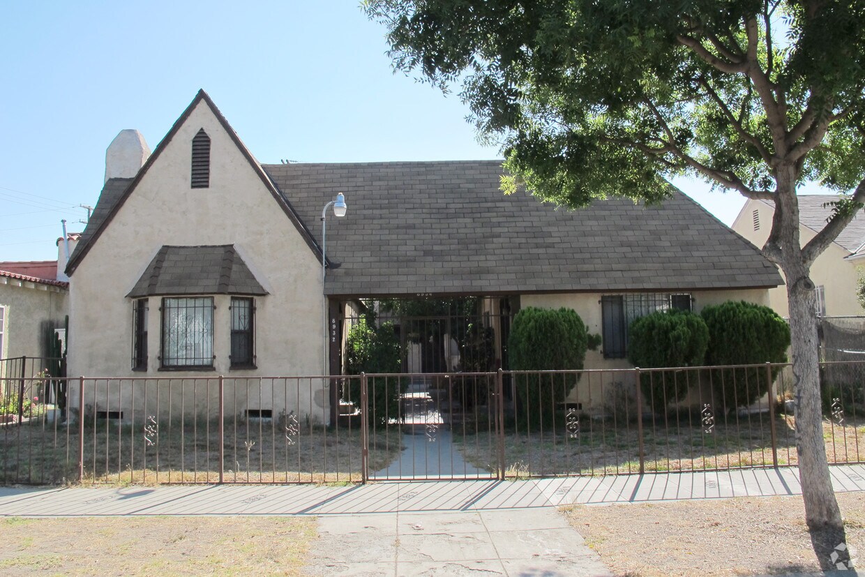 Foto del edificio - 8932 Tope Ave