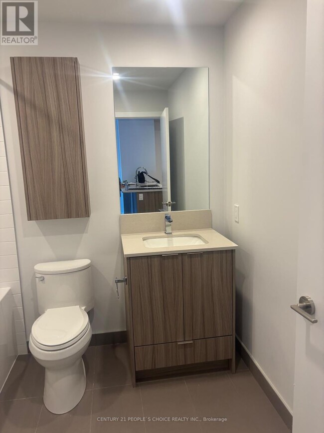 Photo du bâtiment - 430-3430 Square One Dr