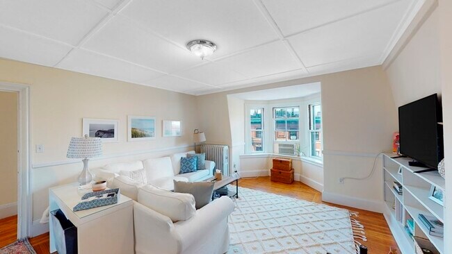 Building Photo - 5 Brimmer St