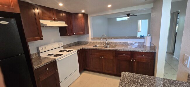 Cocina - 5335 NW 10th Ct