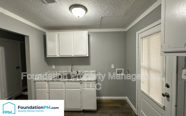 Foto del edificio - 3181 Parham St