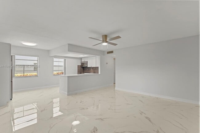 Building Photo - 108 Flanders C