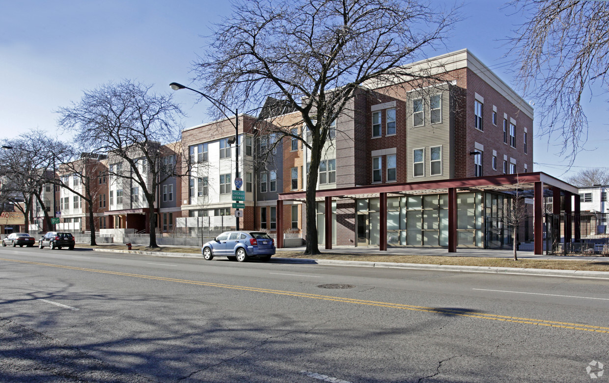 Woodlawn Center South Apartments - The Jackson at Woodlawn Park