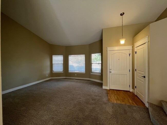 Building Photo - 9563 W Silverbirch St