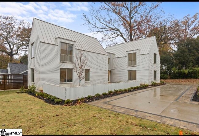 Foto del edificio - 911 Rutherford Rd