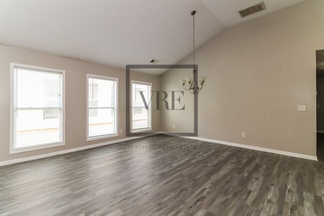 Building Photo - 10 Lila Way