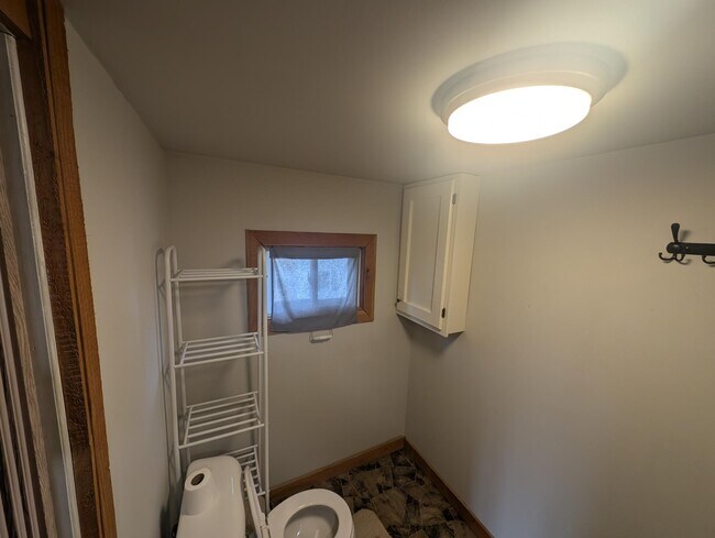 Foto del edificio - 563 E Main St