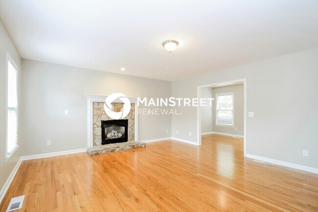 Foto del edificio - 3 Bedroom Pet-Friendly Home in Winston-Salem, NC with Main Street Renewal