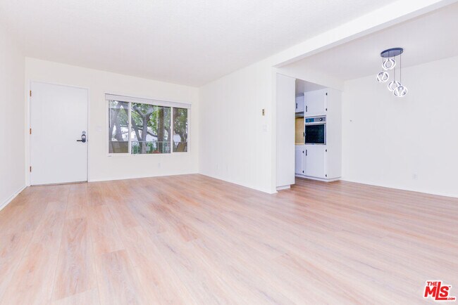 Foto del edificio - 1645 Beech Ave