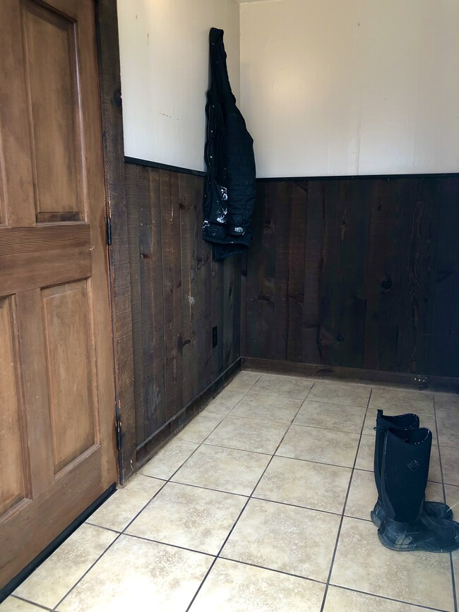 side entry mudroom - 2715 Pennsylvania Ave