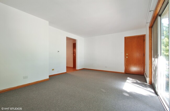 Building Photo - 5534 W Bryn Mawr Ave