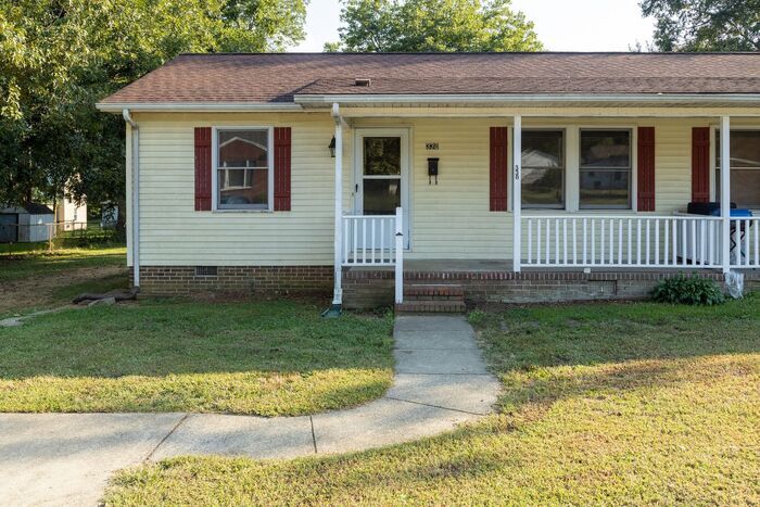 Primary Photo - Handsome duplex in Graham, NC