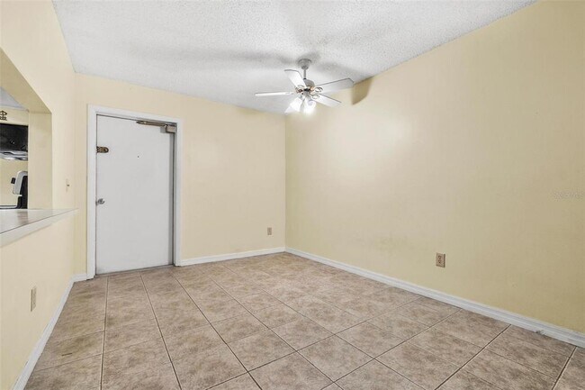 Foto del edificio - 265 SW Lincoln Cir N