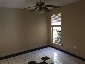 Building Photo - 8021 Oakwood Forest Dr