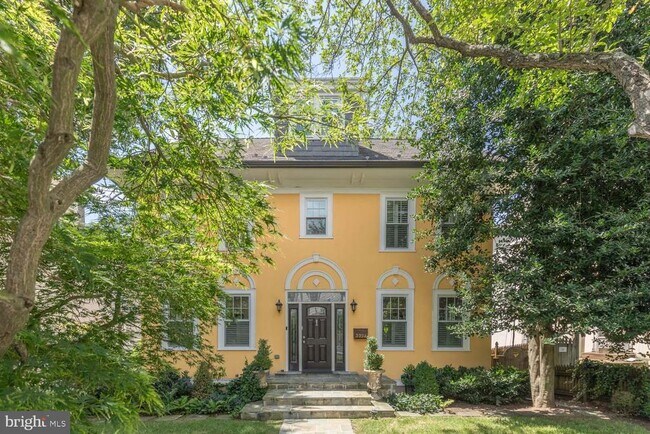 Foto del edificio - 3224 Cleveland Ave NW