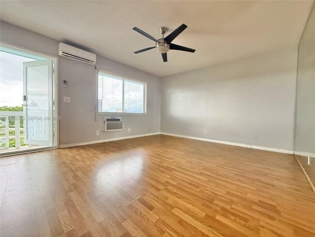 Foto del edificio - 455 Golden Isles Dr
