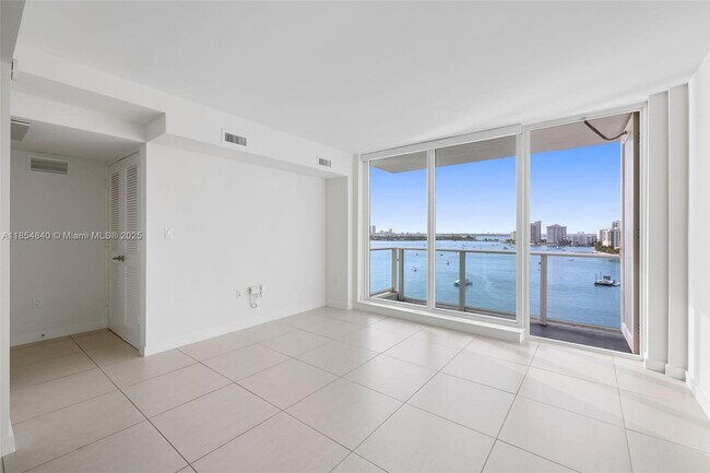 Foto del edificio - 910 West Ave