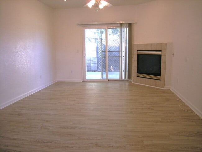 Foto del edificio - $500 off 1st month's rent for this Browns ...