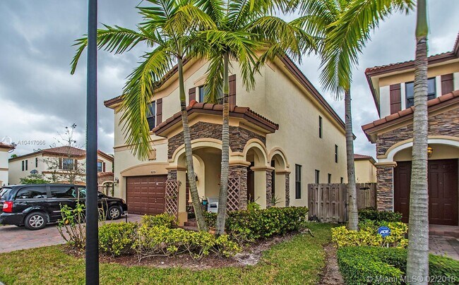 Foto del edificio - 8895 NW 100th Pl