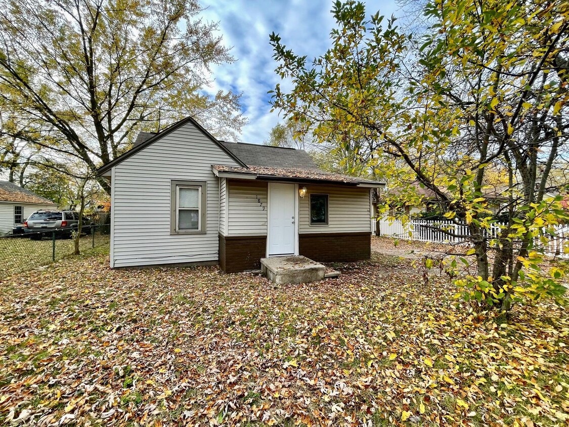 Primary Photo - Two Bedroom Home in Muskegon