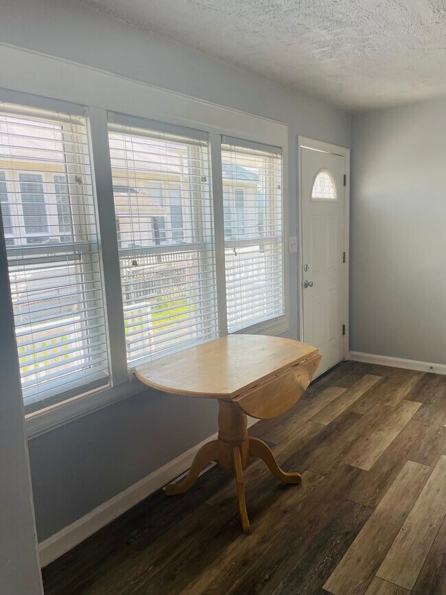 Living room - 257 4th Ave