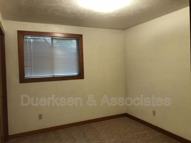 Building Photo - 2451 NW Coolidge Way
