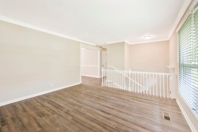 Building Photo - 318 Bonnahurst Dr