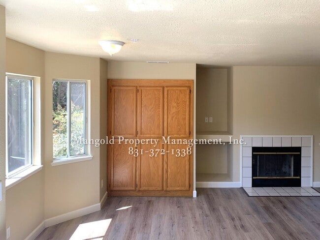 Building Photo - Inviting Two Story Home in Salinas with Open Living Spaces & Great Backyard