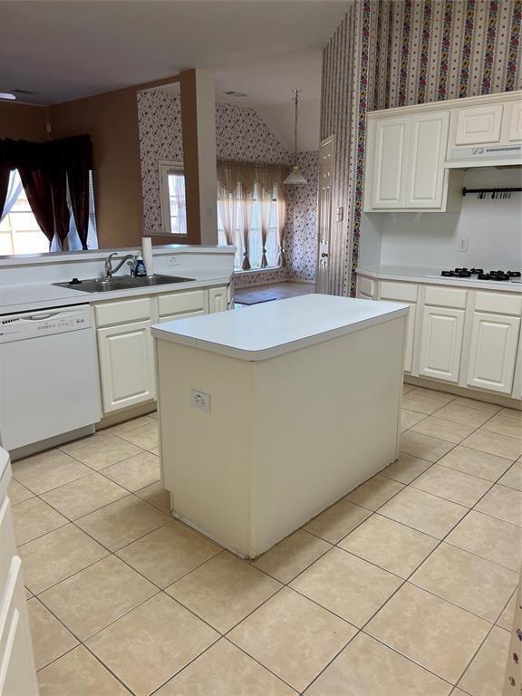 Building Photo - 10943 Oakwood Dr