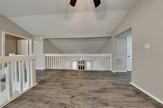 Building Photo - 16907 Spruce Run Dr