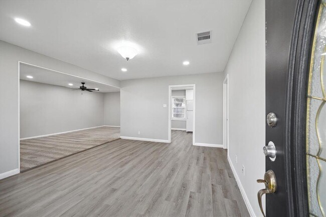 Foto del edificio - 403 W Oak St