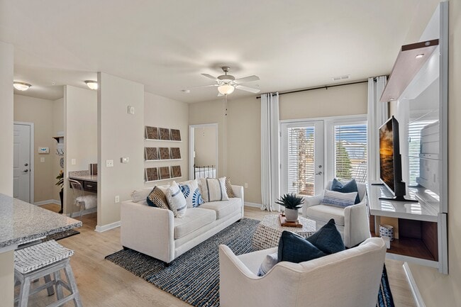 Building Photo - Hawthorne at the Bend