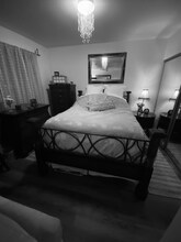 Building Photo - 334 Wells Ave S