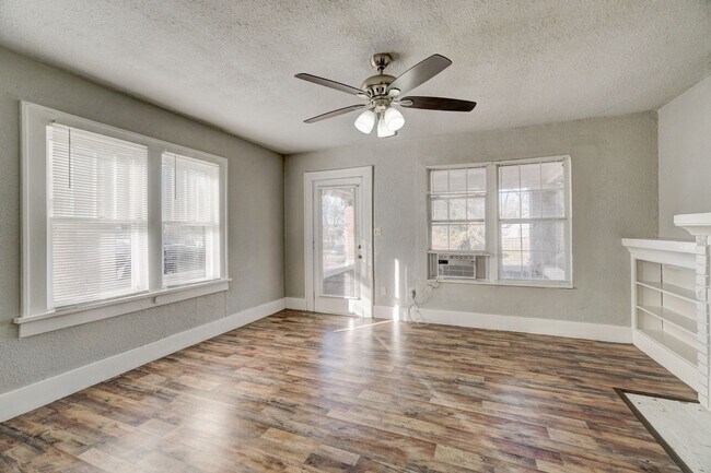 Building Photo - Cozy 1-Bedroom Home Near Scissortail Park & Wheeler District!