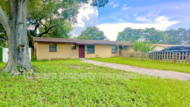 Foto del edificio - 14716 64th St N