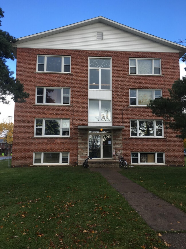 Building Photo - 110 Breton Rd
