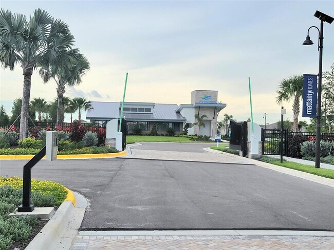 Foto del edificio - 5105-5123 123rd Ct E