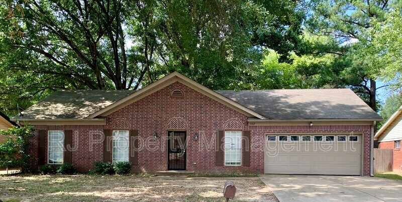 1567 Dimwood St Photo